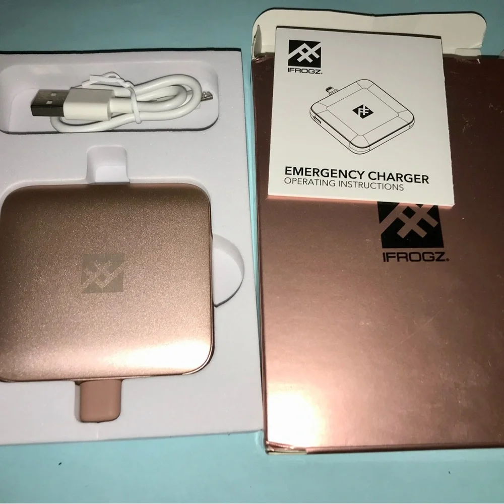 New Zagg ifrogz iPhone iPad lighting USB power pack battery camp power outages
